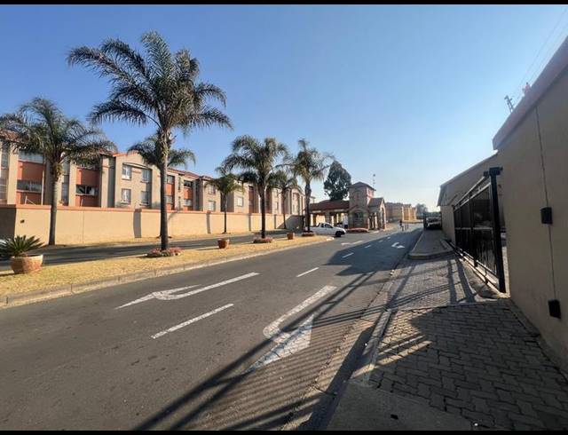 1 BEDROOM APARTMENT FOR SALE IN ORMONDE